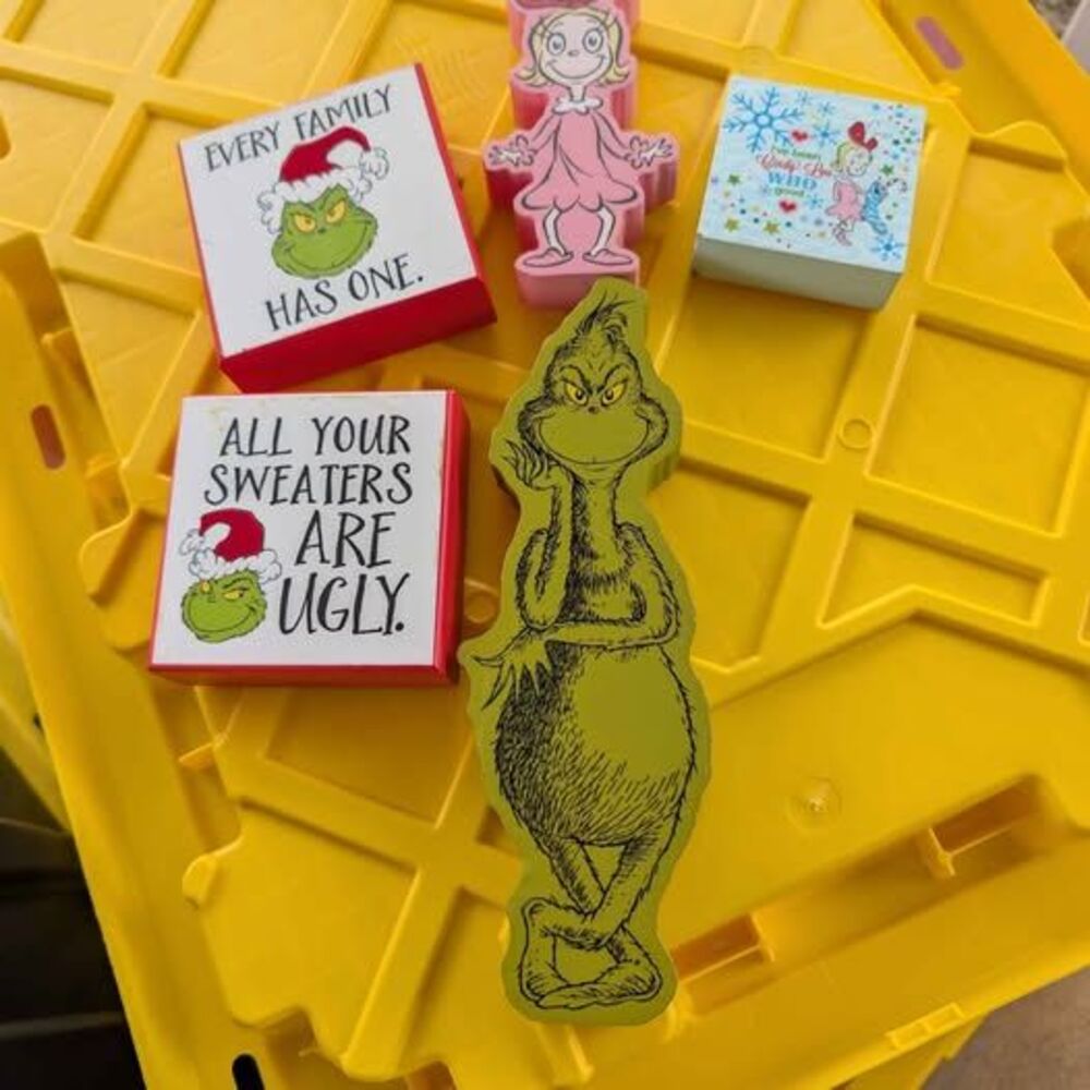 Dr. Seuss The Grinch Wooden Block Decor Set